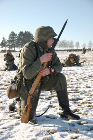 germansoldierwithbayonet5.jpg