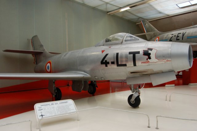 dassaultmd450ouraganrightfrontview.jpg