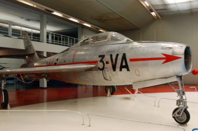 republicf84fthunderstreakrightfrontview.jpg