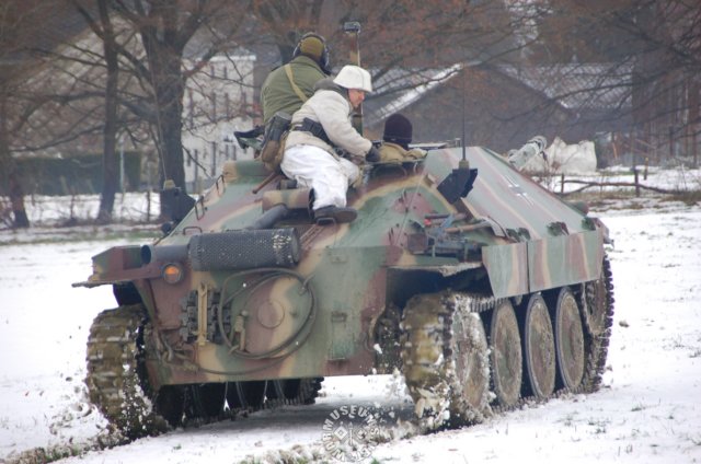 jagdpanzer38hetzerrearview.jpg
