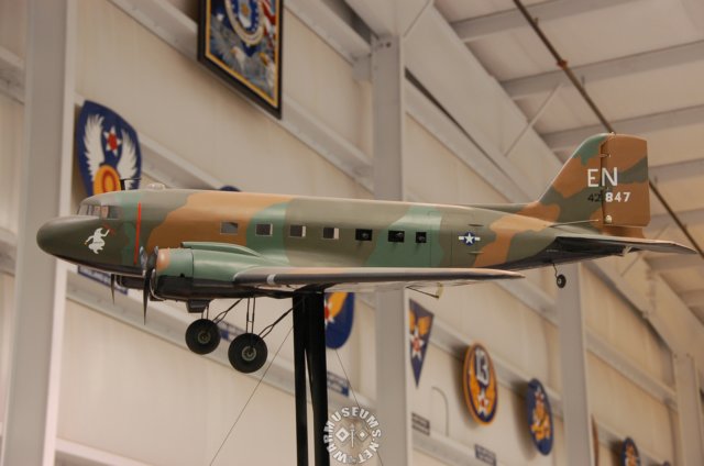 c47skytraindakotascalemodel.jpg