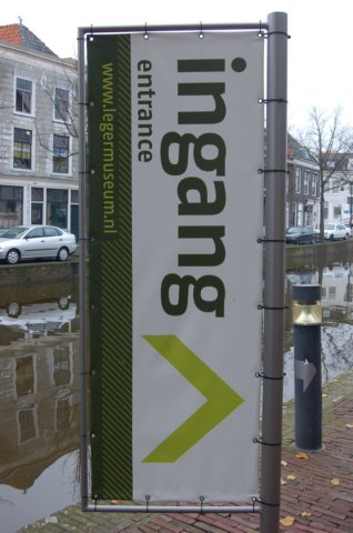 totheentrance.jpg