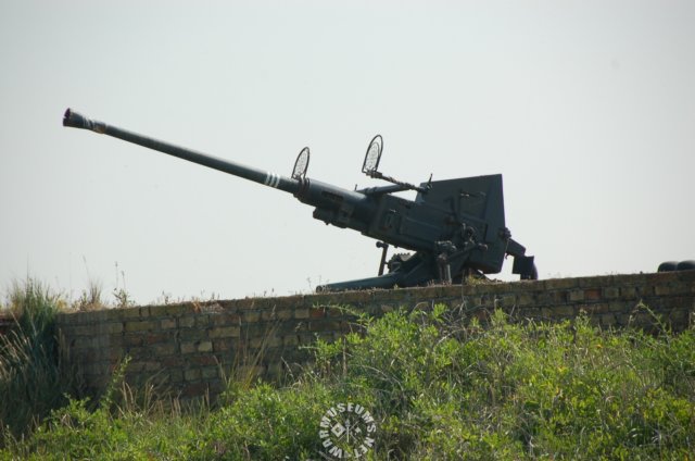 cmflak28bofors2.jpg