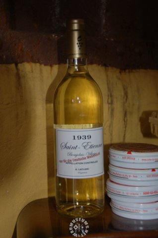 frenchwinecapturedbygermans.jpg