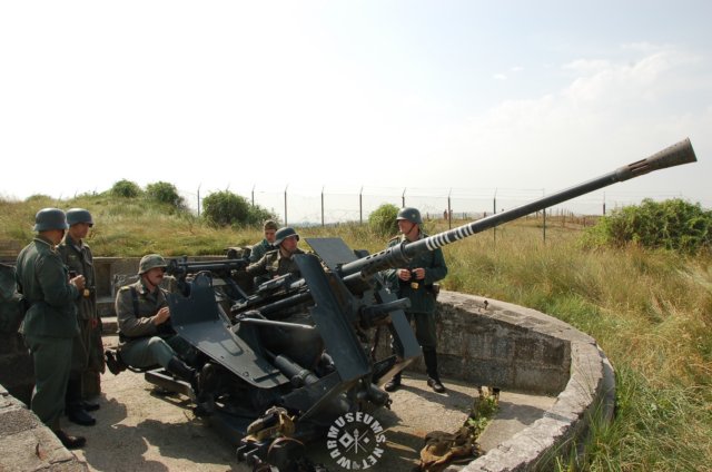 germancoastalartyteamusingagebirgsflak382cmflak38.jpg