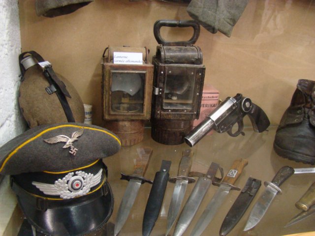 luftwaffeofficercap.jpg