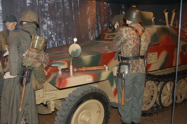 germansdkfz250halftrack.jpg