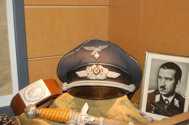 luftwaffeofficercapwithphotoofadolfgallandgermanfighteracethenluftwaffeleutnantgeneral.jpg