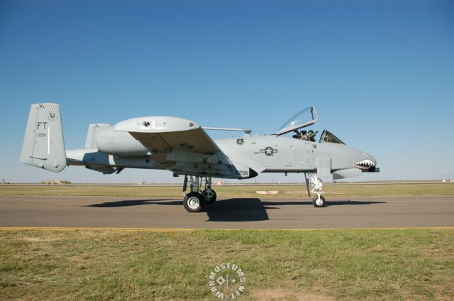 a10warthogthunderboltiirightsideview.jpg