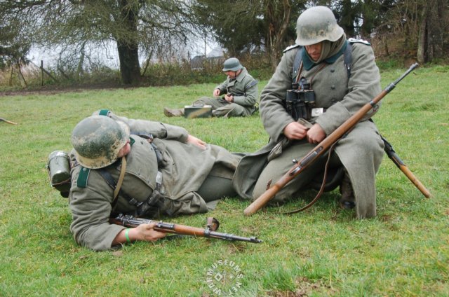 germanofficerandsoldiers.jpg