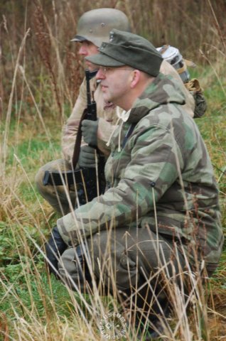 germansoldierwithnco.jpg