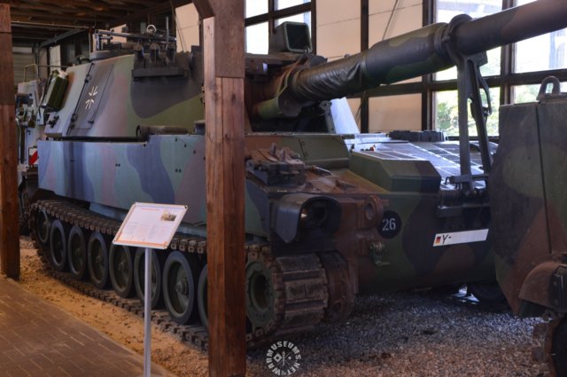 panzerhaubitzem109.jpg