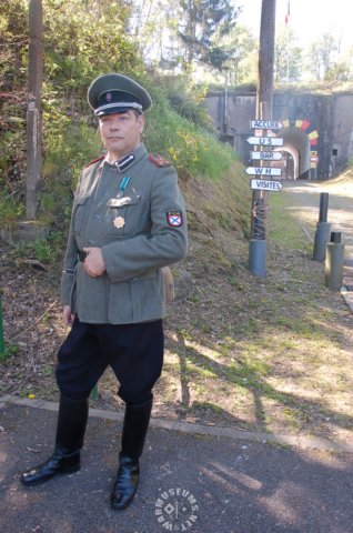russianofficerinvlassovarmyunderwehrmachtcommand.jpg
