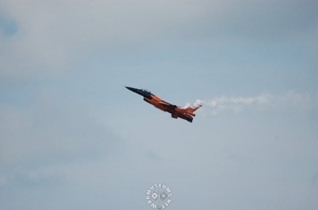 f16holland.jpg