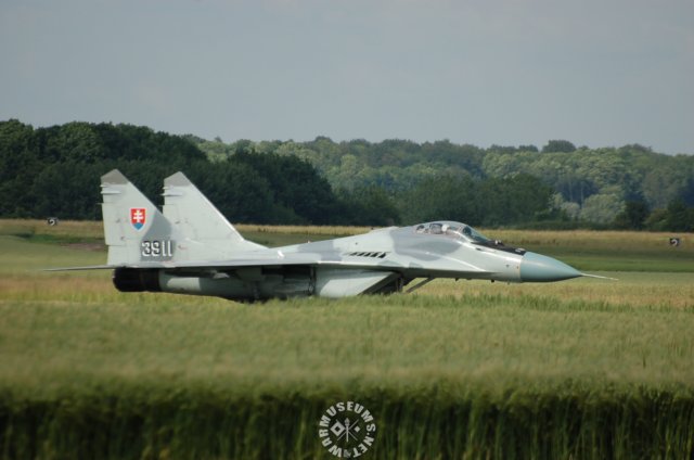 mig29fulcrumslovakia2.jpg