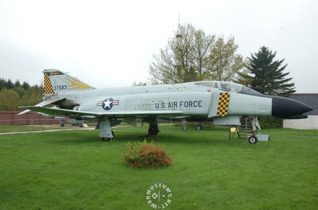 mcddouglasf4cphantom2.jpg