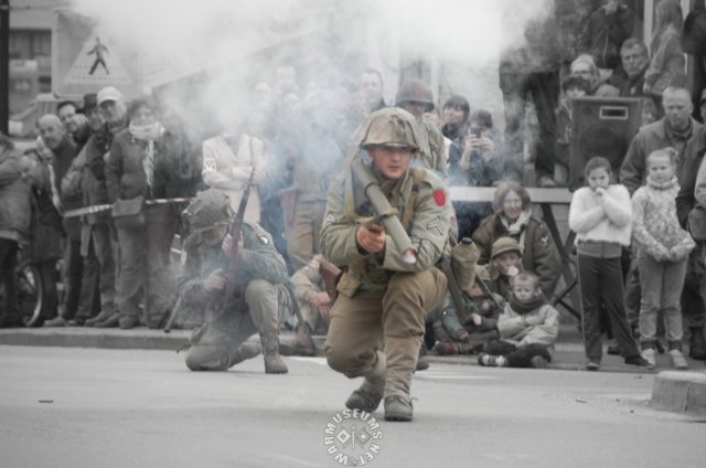 ussoldierusingbazooka.jpg
