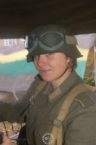 femalesoldier.jpg