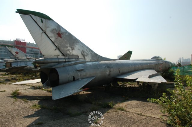 su15tmflagonrearview.jpg