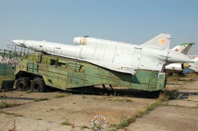 tupolevyastrebdronetu141strizh.jpg