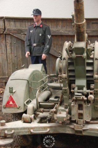 luftwaffecorporalwith200mmflak30.jpg
