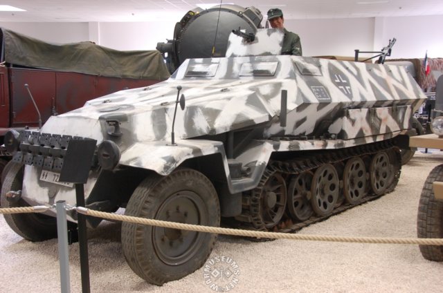 sdkfz251chanomag.jpg