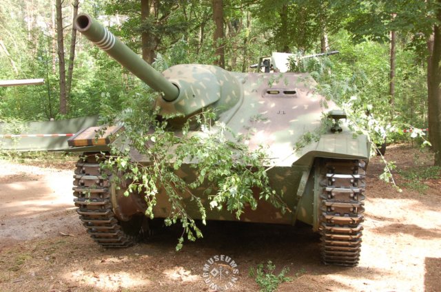 jagdpanzer38hetzerfrontview3.jpg