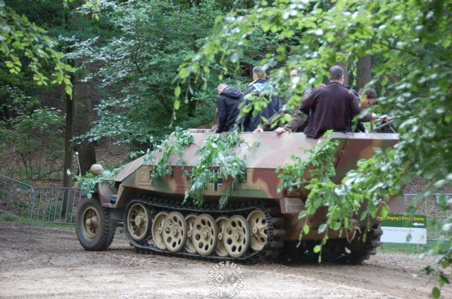 sdkfz251leftrearview.jpg