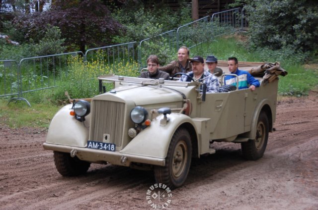skodatype952kubelwagenkfz153.jpg