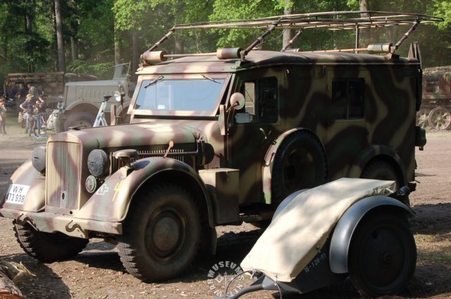 horch901kfz15radioversion.jpg