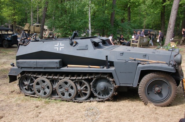 sdkfz250withmortar.jpg