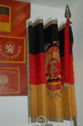 eastgermanflag.jpg