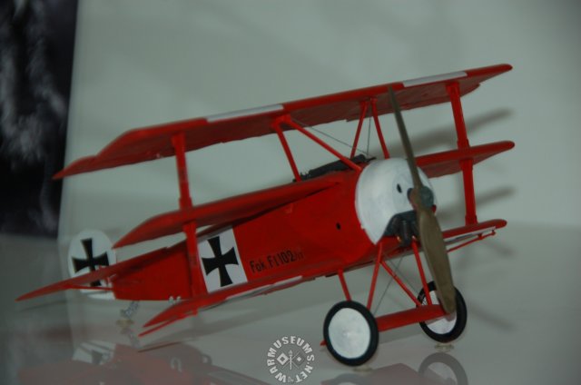 fokkerdritriplane.jpg