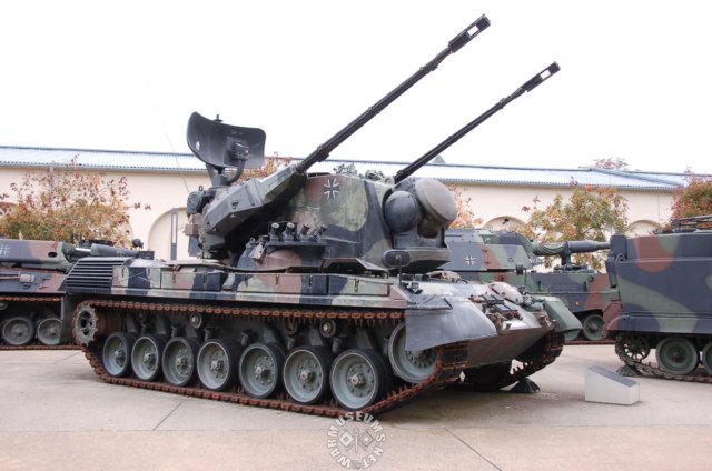 gepard1a2selfpropelledarmouredairdefencegunsystem19782.jpg