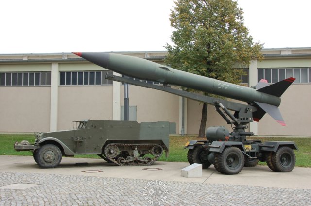m16mgmccommandandcontrolvehiclewithhonestjohnm139fmobilerocketlauncher.jpg