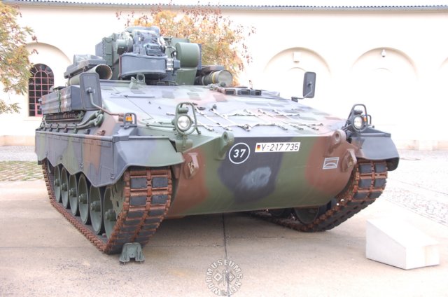 rolandselfpropelledarmouredairdefencemissilesystemmodifiedchassisofmarderarmouredinfantryvehicle2.jpg