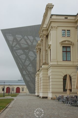 sideviewofmuseumentrance.jpg