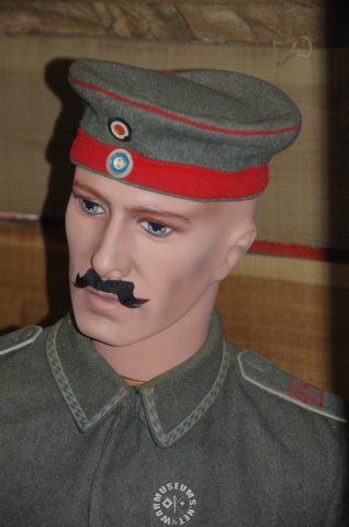 germanww1soldierhitlersuniform.jpg