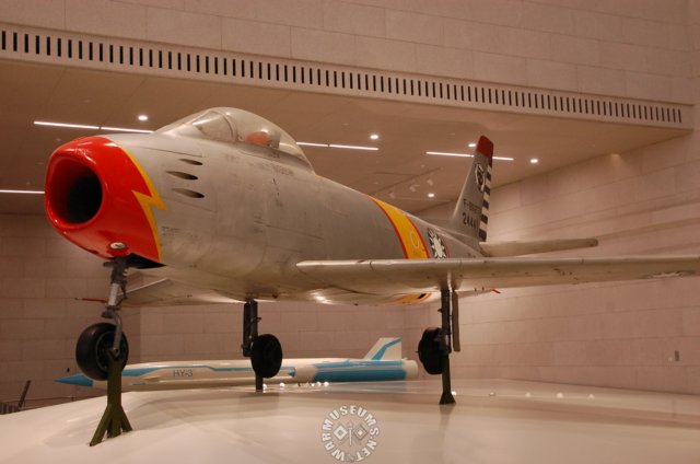 f86fsabre2.jpg