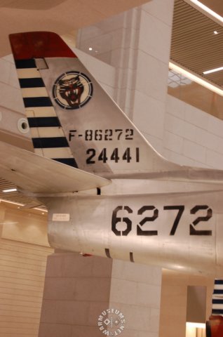 f86tail.jpg