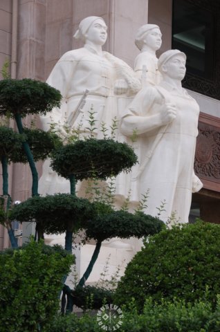 statueofworkers2.jpg
