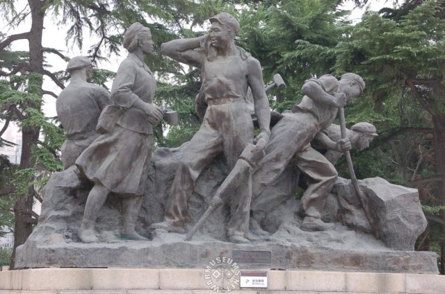 statueofworkers3.jpg