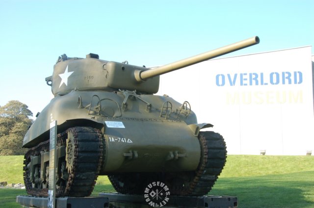 m4a1shermanrightfrontview.jpg
