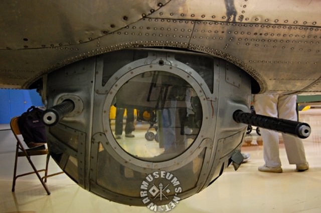 b17lowerturret.jpg