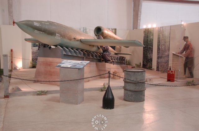 v1rocket2.jpg