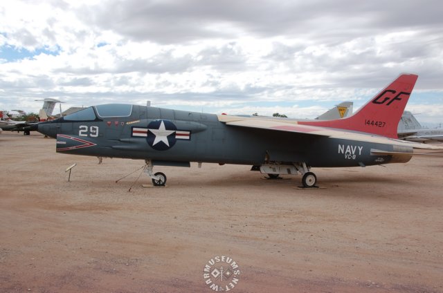 voughtdf8acrusaderleftsideview.jpg
