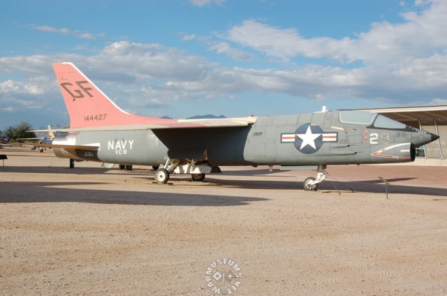 voughtdf8acrusaderrightsideview.jpg