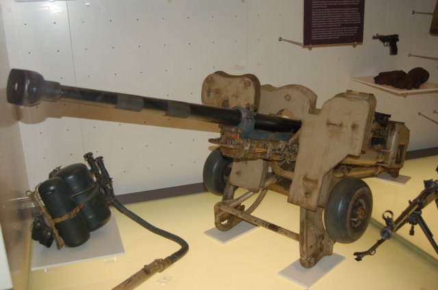 fallshirmjager105mmlg42arty.jpg