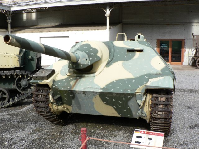 jagdpanzerhetzerfrontview.jpg