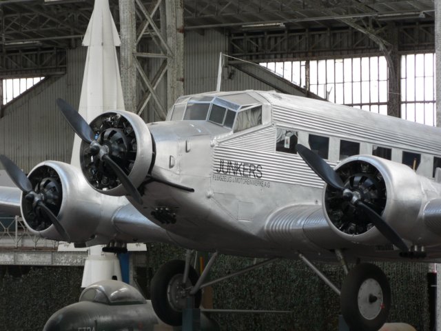 junkerju52zoomedleftview.jpg